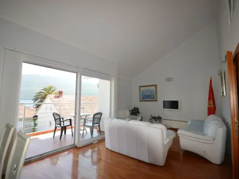 Sale, house, 285m², Đenovići, Herceg Novi - image 2