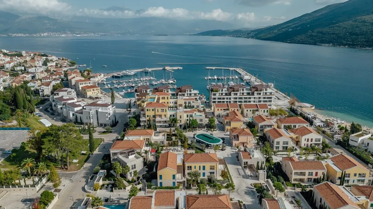 Prodaja, trosoban stan, 382m², Portonovi, Herceg Novi
