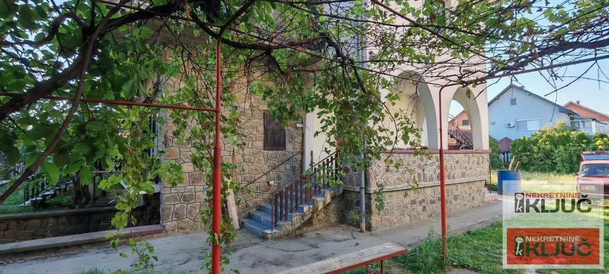 Prodaja, kuća, 163m², Futog, Novi Sad Sve Podlokacije