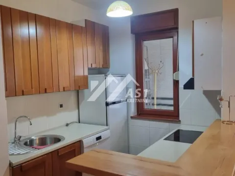 Izdavanje, trosoban stan, 105m², Centar, Novi Sad - image 4