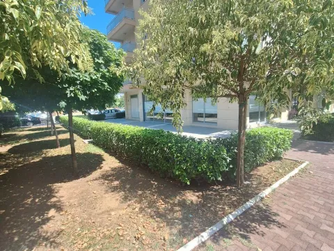 Rent, office space, 200m², City Kvart, Podgorica - image 4