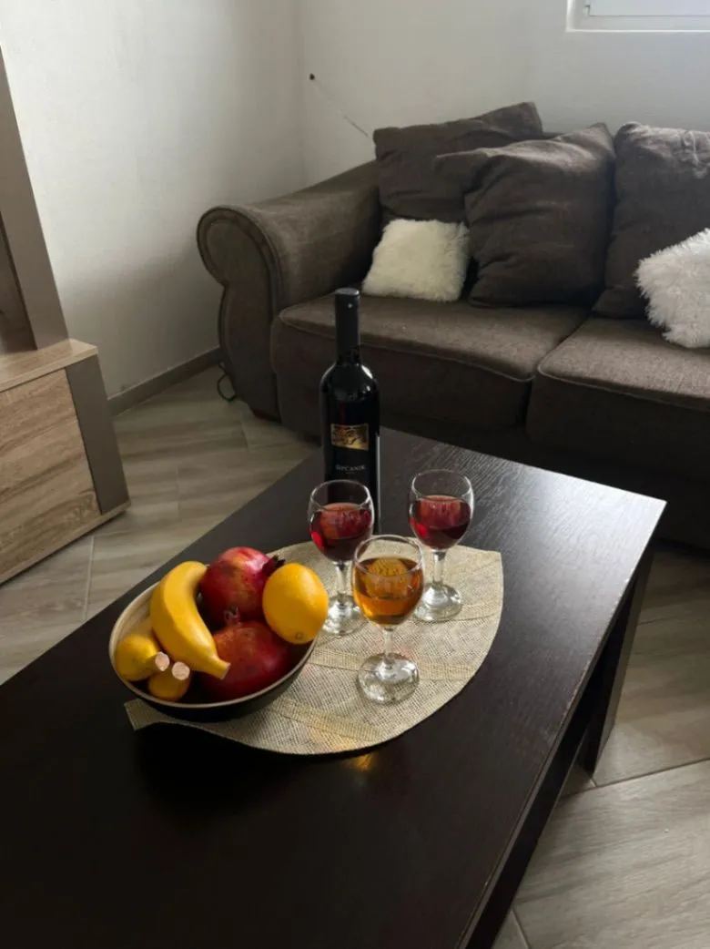 Stan-na-dan, dvosoban stan, 99m², Kotor, Crna Gora