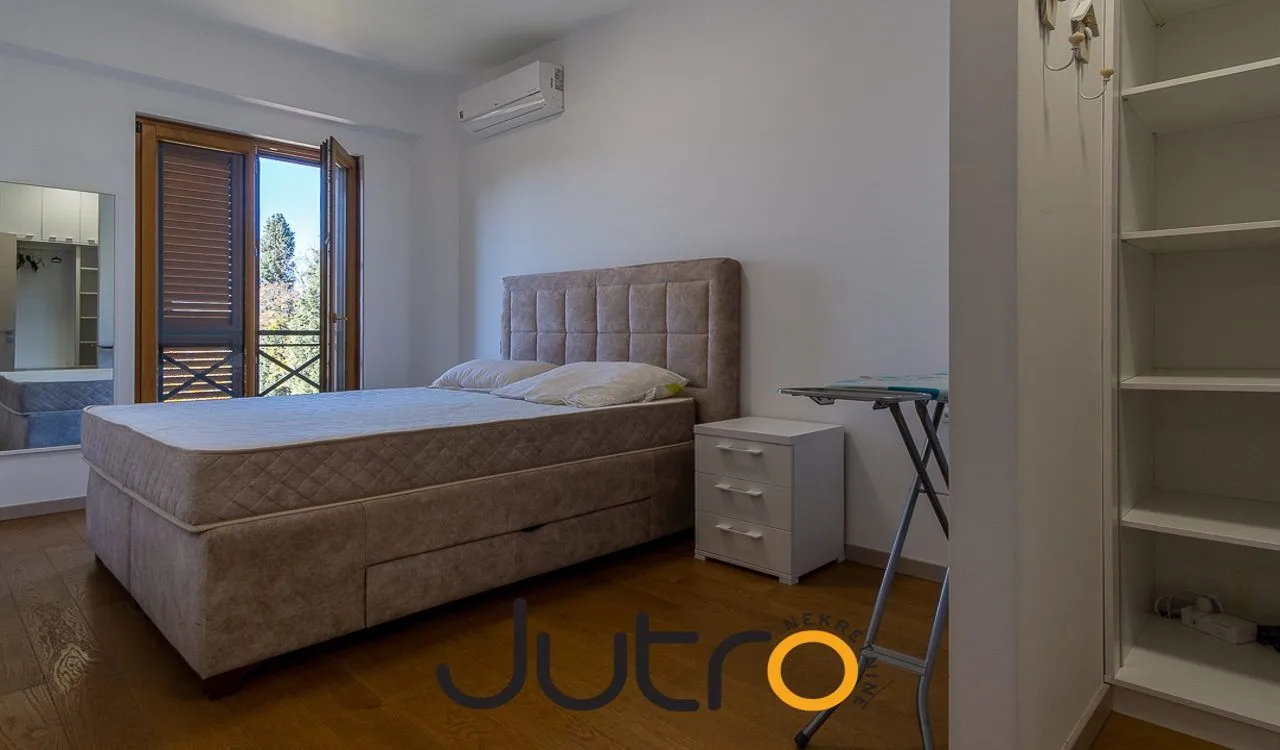 Izdavanje, jednosoban stan, 52m², Centar, Podgorica