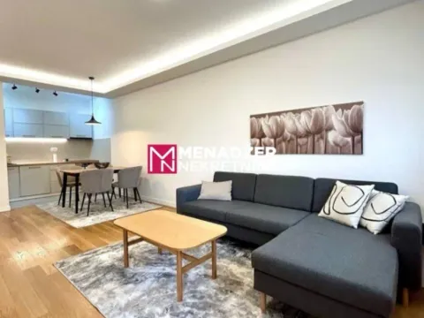Izdavanje, dvosoban stan, 70m², Central Point, Podgorica