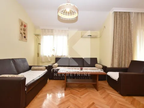 Izdavanje, jednosoban stan, 57m², Stari Aerodrom, Podgorica - image 1