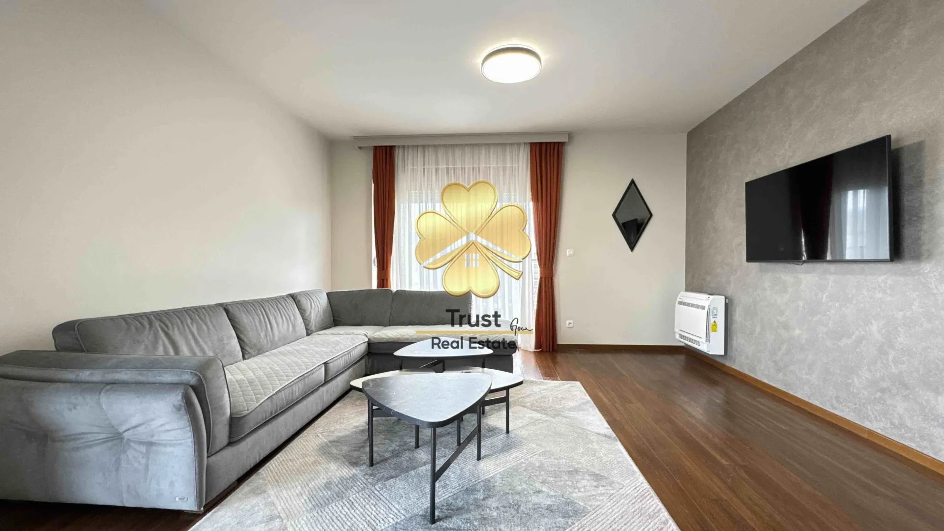 Izdavanje, dvosoban stan, 86m², Master Kvart, Podgorica