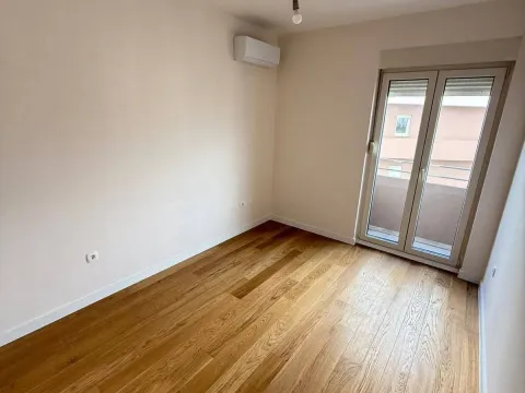 Sale, two bedroom apartment, 72m², Central Point, Podgorica - image 5