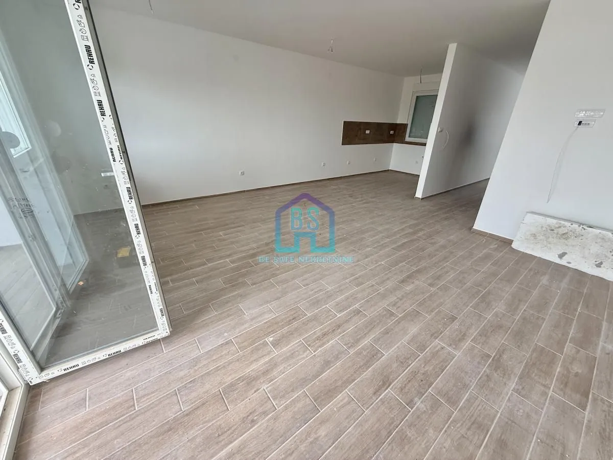 Prodaja, četvorosoban stan, 104m², Vidovdansko naselje, Novi Sad Sve Podlokacije