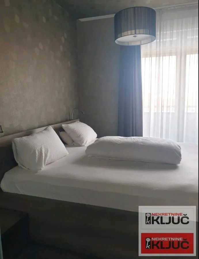 Izdavanje, trosoban stan, 136m², Sajmište, Novi Sad