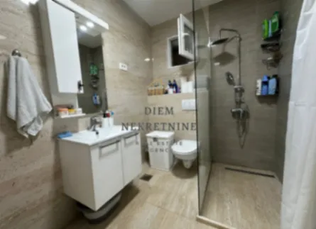 Izdavanje, kuća, 170m², Zagorič, Podgorica - image 10