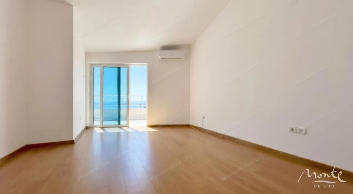 Sale, three bedroom apartment, 169m², Petrovac, Budva
