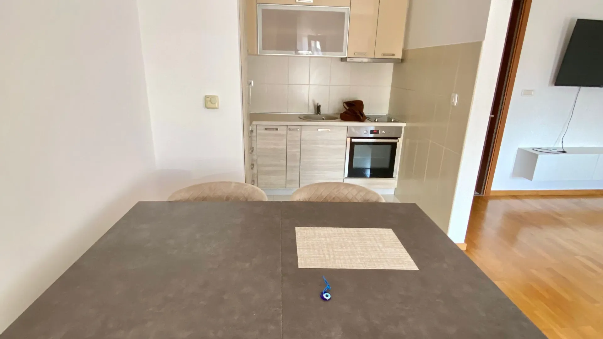 Rent, studio apartment, 40m², Tološka šuma, Podgorica