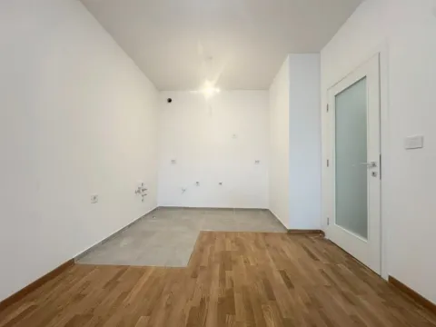 Sale, two bedroom apartment, 65m², Stari Aerodrom, Podgorica - image 11