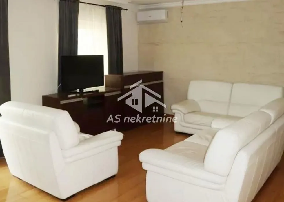 Izdavanje, četvorosoban stan, 160m², Filmski Grad, Beograd