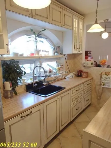Sale, four bedroom apartment, 110m², Stari Grad, Beograd