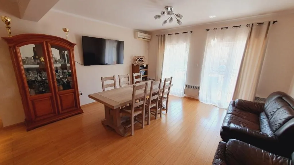 Sale, four bedroom apartment, 180m², Podmaine, Budva