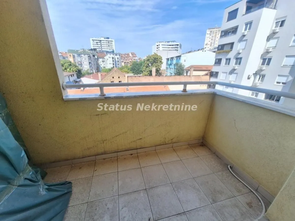 Izdavanje, garsonjera, 32m², Grbavica, Novi Sad Sve Podlokacije