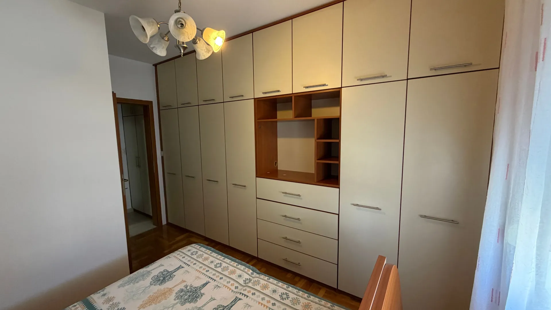 Izdavanje, jednosoban stan, 55m², Zabjelo, Podgorica