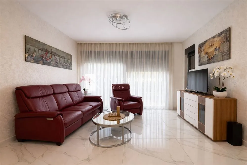 Prodaja, dvosoban stan, 107m², Igalo, Herceg Novi