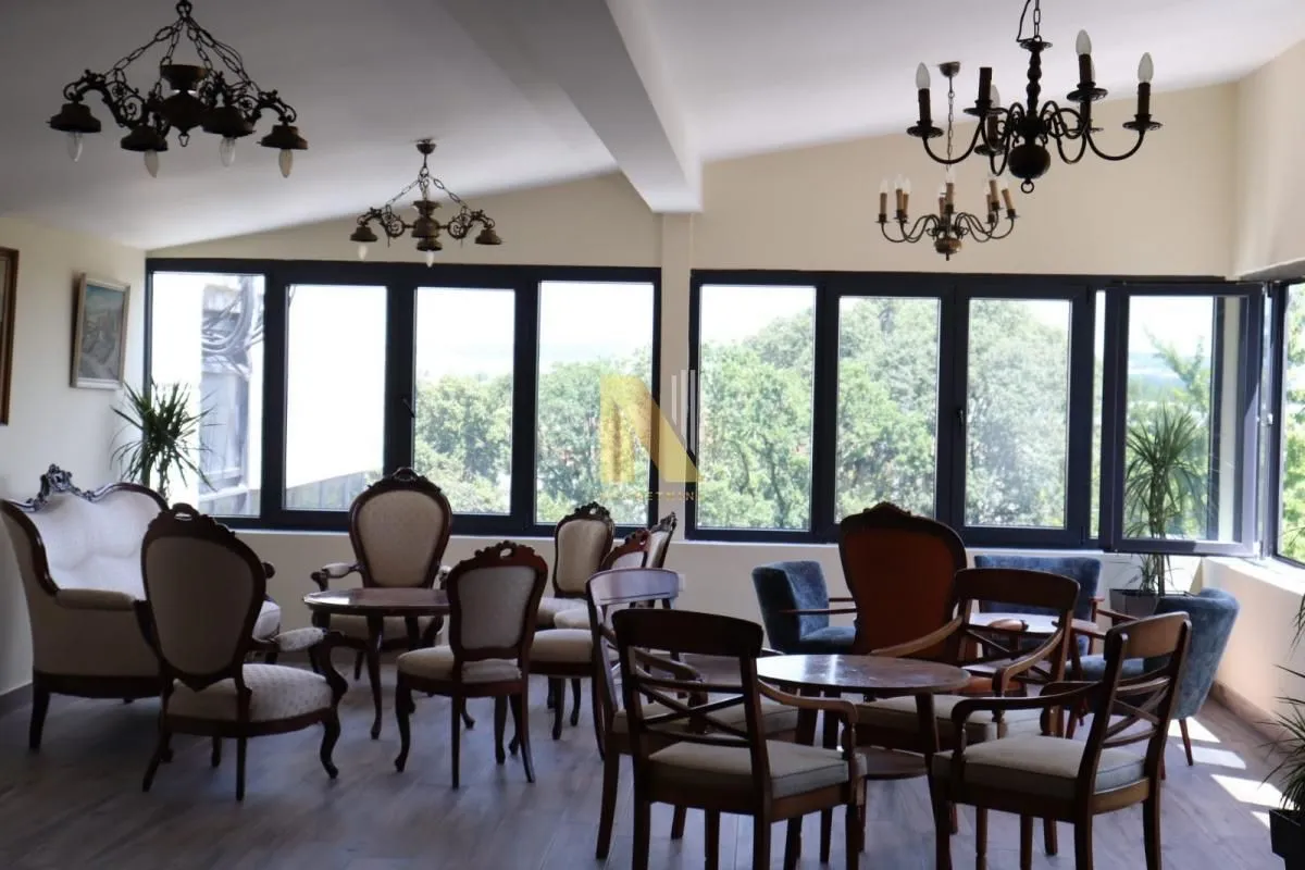 Sale, office space, 523m², Šid, Srbija