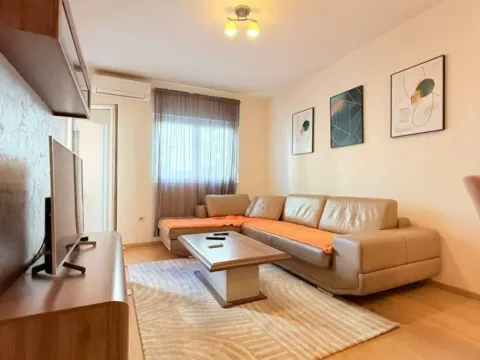 Izdavanje, jednosoban stan, 47m², City Kvart, Podgorica - image 6