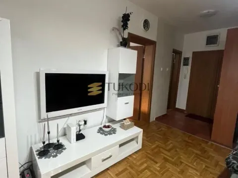 Izdavanje, jednosoban stan, 40m², Bulevar Evrope, Novi Sad Sve Podlokacije - image 2