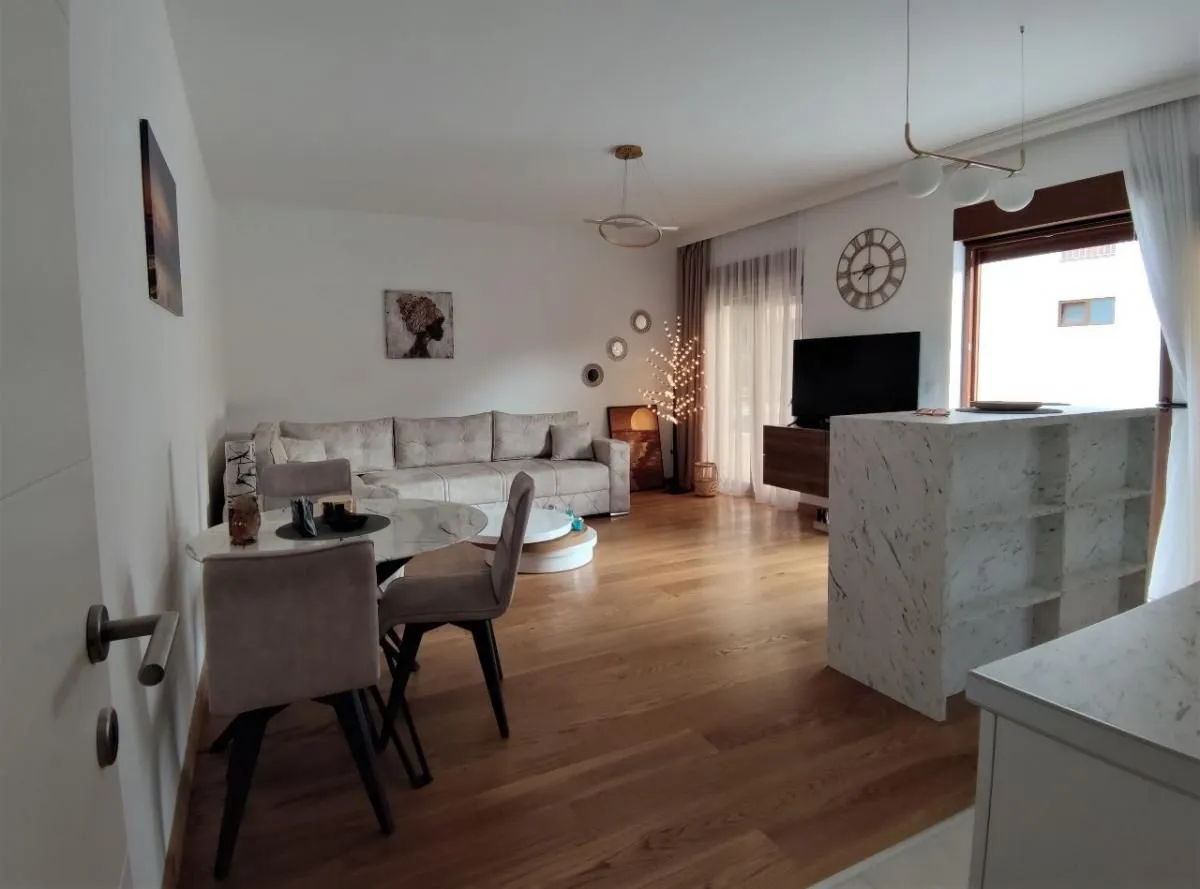 Rent, two bedroom apartment, 59m², Đuraševići, Tivat