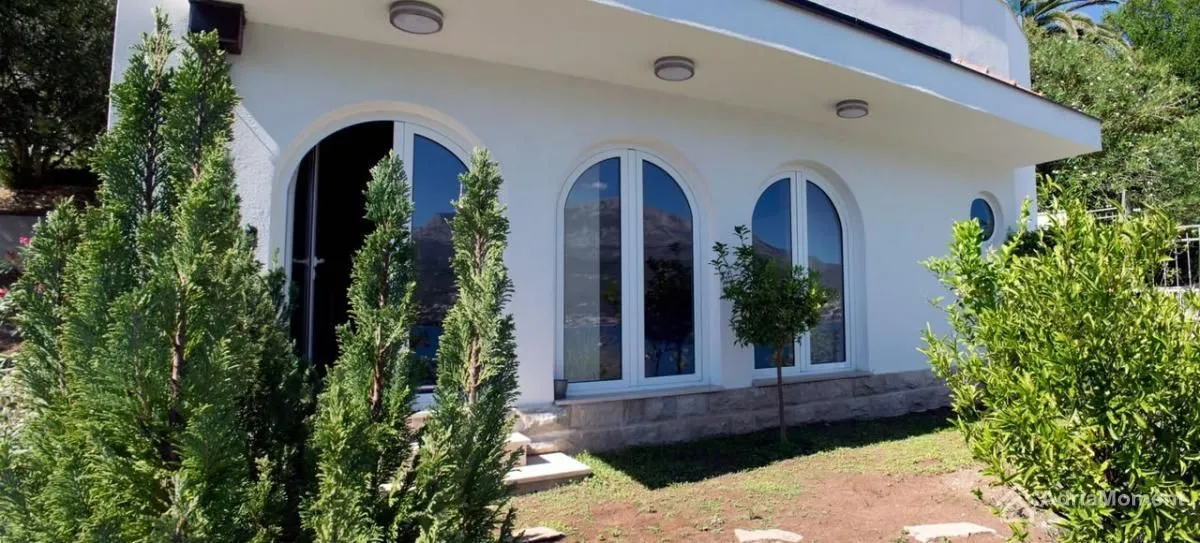 Prodaja, kuća, 285m², Sutorina, Herceg Novi