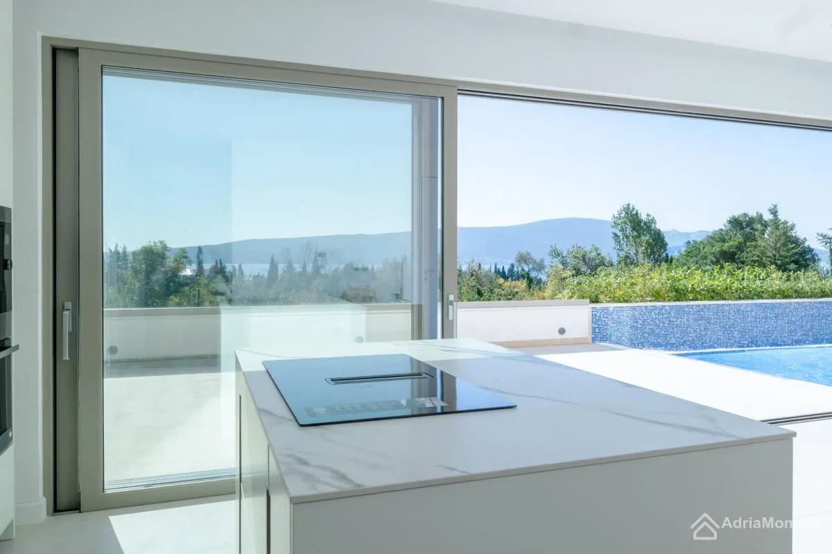 Prodaja, kuća, 286m², Donja Lastva, Tivat