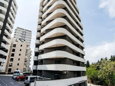 Rent, one bedroom apartment, 40m², Bečići, Budva - image 9