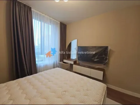 Izdavanje, trosoban stan, 73m², Savski Venac, Beograd - image 12