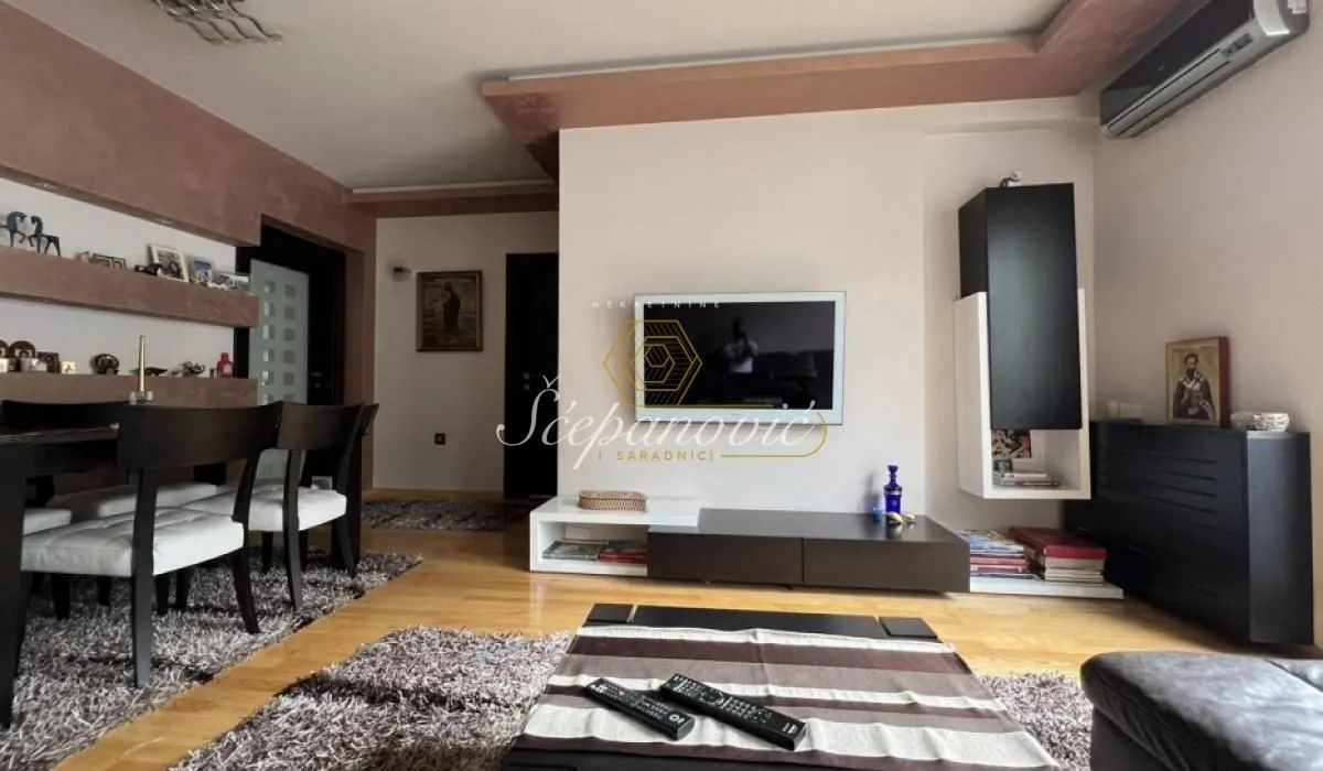 Prodaja, trosoban stan, 67m², Centar, Novi Sad