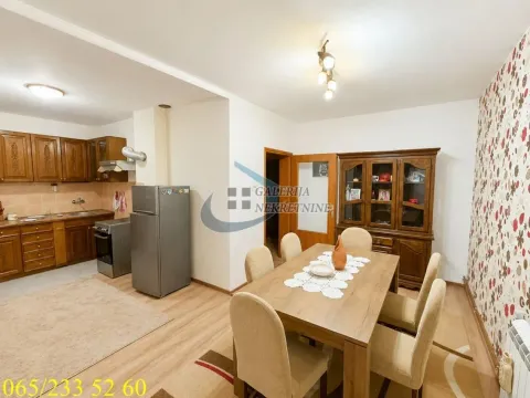 Prodaja, kuća, 212m², Centar, Inđija - image 5