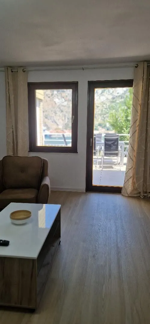 Rent, two bedroom apartment, 115m², Škaljari, Kotor