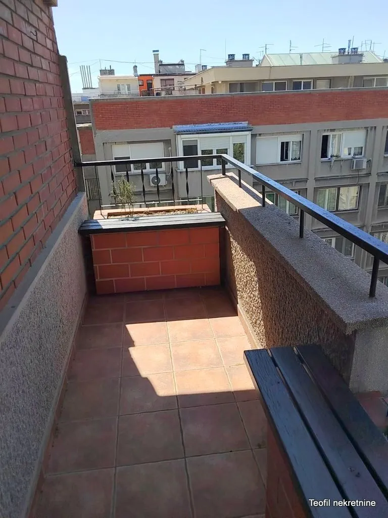 Sale, four bedroom apartment, 107m², Kalenić Pijaca, Vračar Sve Podlokacije