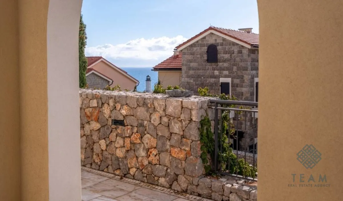 Sale, two bedroom apartment, 152m², Luštica Bay, Tivat