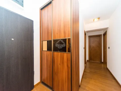 Izdavanje, trosoban stan, 95m², Ljubović, Podgorica - image 13