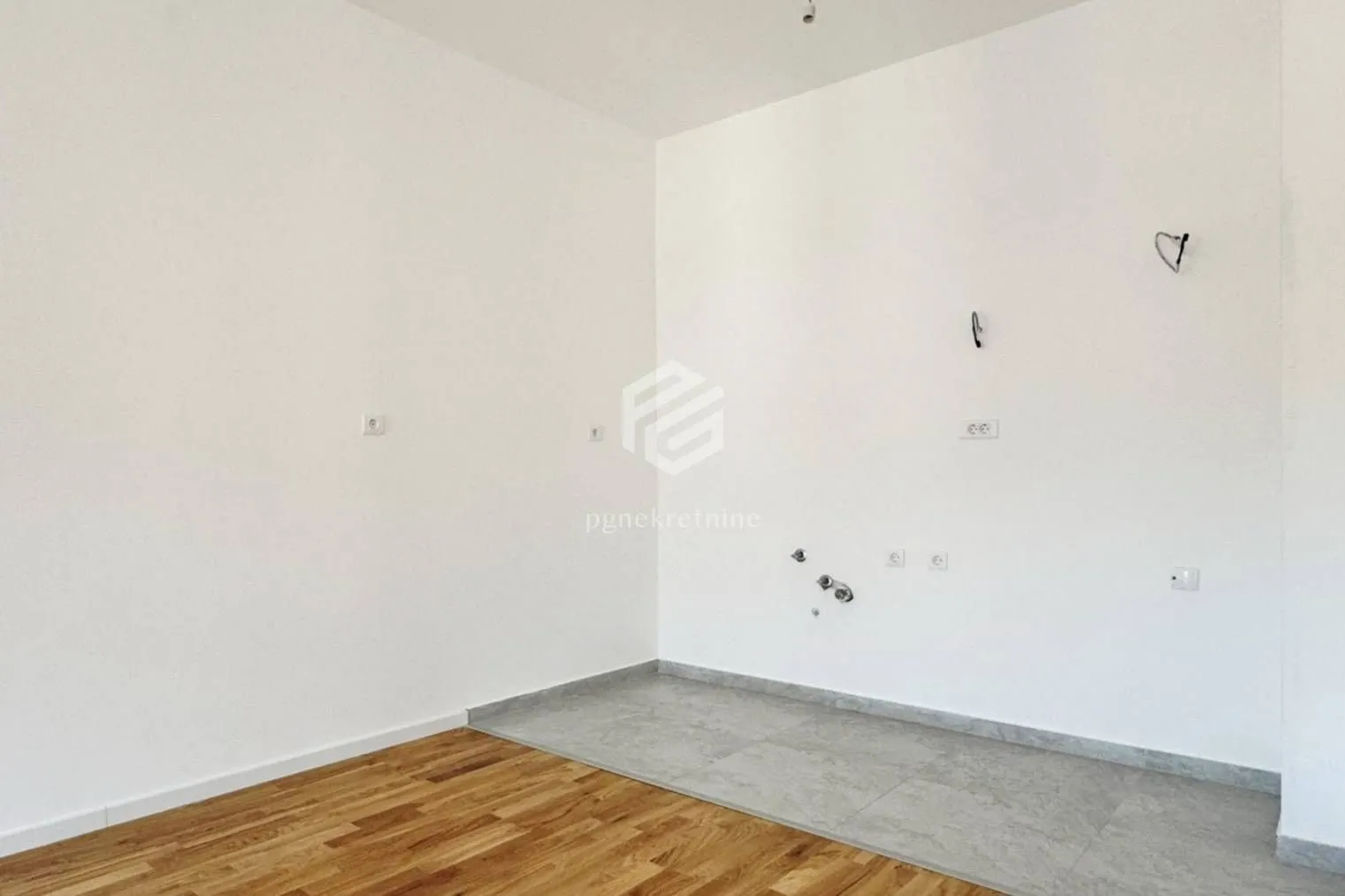 Prodaja, jednosoban stan, 45m², Tološi, Podgorica