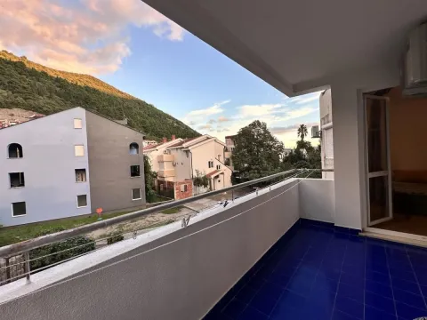 Sale, one bedroom apartment, 52m², Budva, Crna Gora - image 2