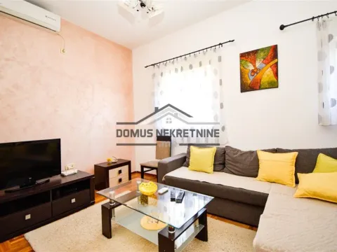 Izdavanje, jednosoban stan, 54m², Stari Aerodrom, Podgorica