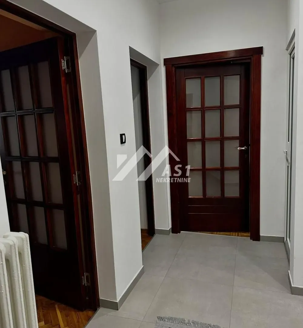 Izdavanje, trosoban stan, 66m², Kej, Novi Sad Sve Podlokacije