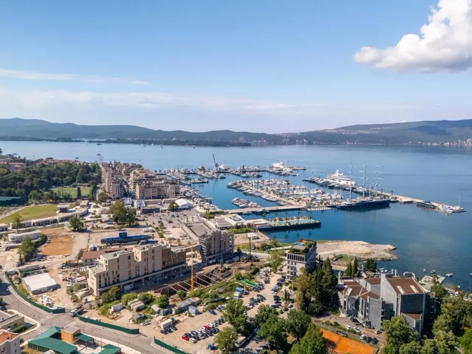 Sale, three bedroom apartment, 231m², Tivat, Crna Gora