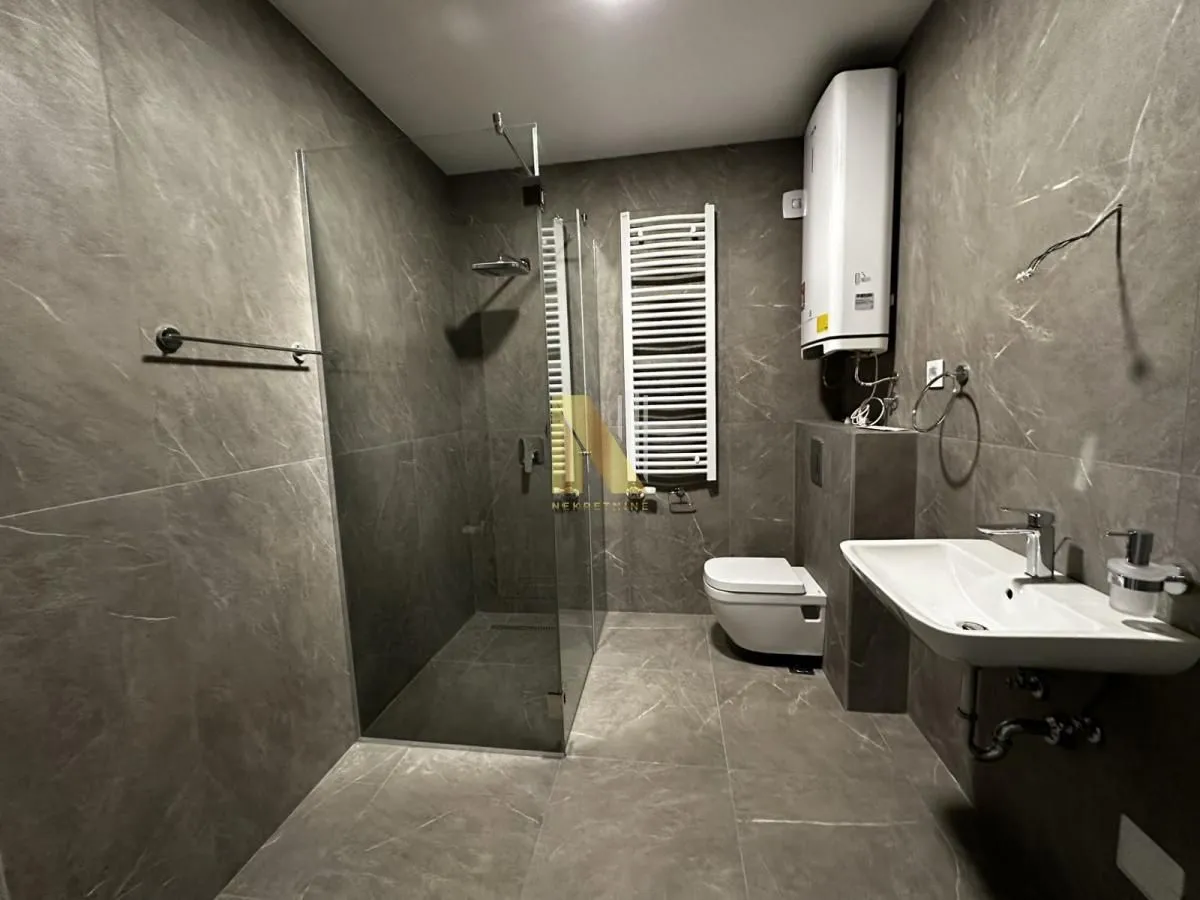 Prodaja, četvorosoban stan, 81m², Salajka, Novi Sad Sve Podlokacije