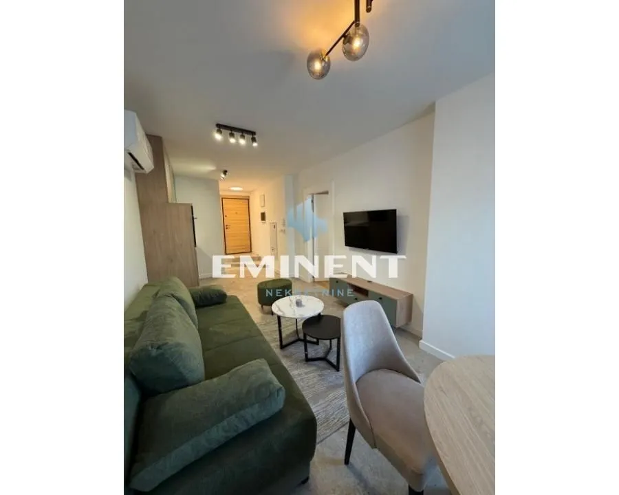 Izdavanje, stan, 38m², Đeram Pijaca, Beograd