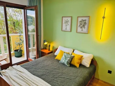 Sale, three bedroom apartment, 167m², Petrovac, Budva - image 1