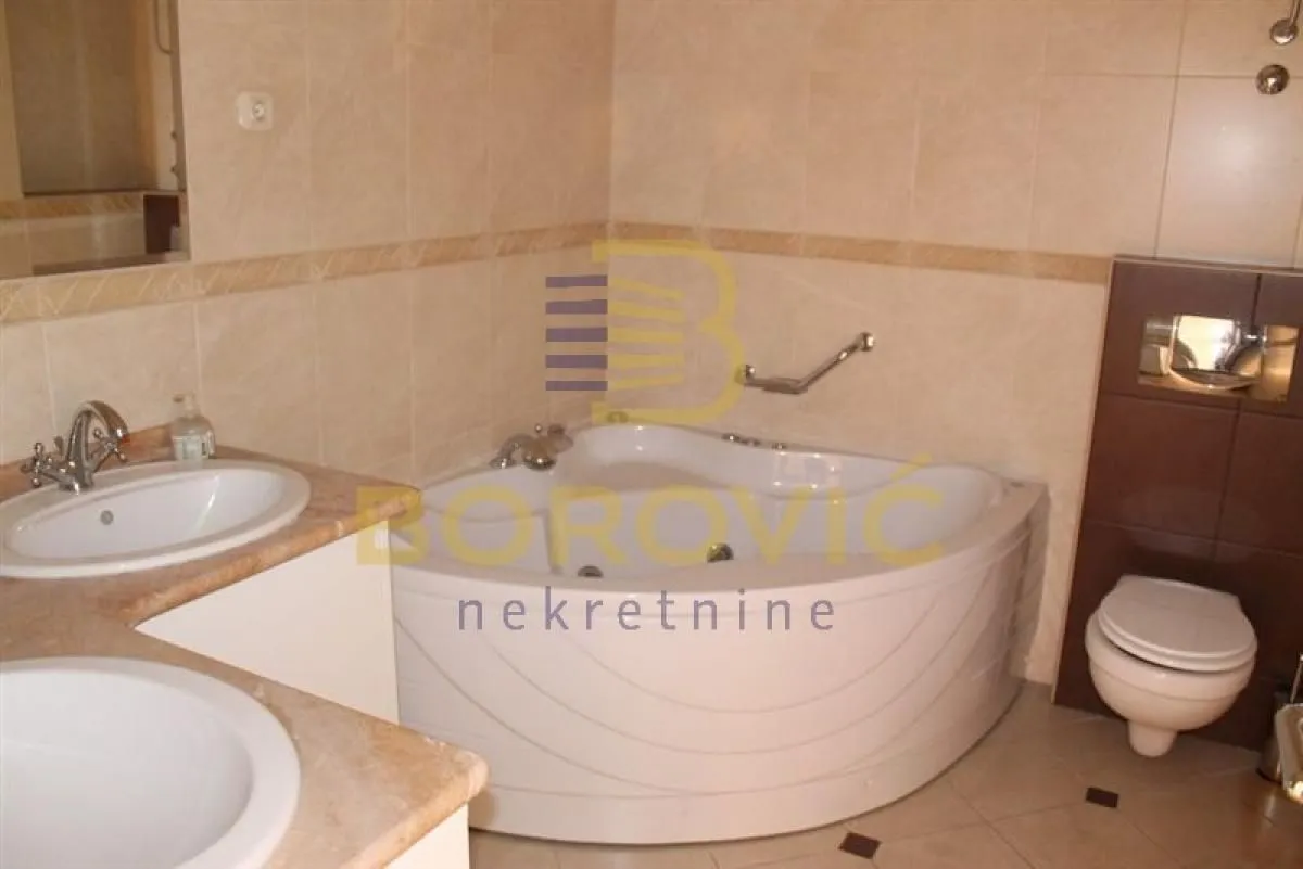 Sale, house, 215m², Savski Venac, Beograd