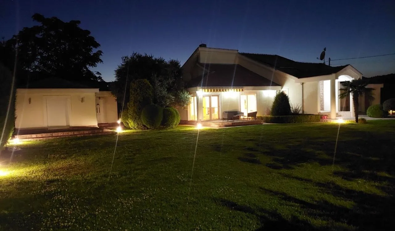 Rent, house, 250m², Donji Kokoti, Podgorica