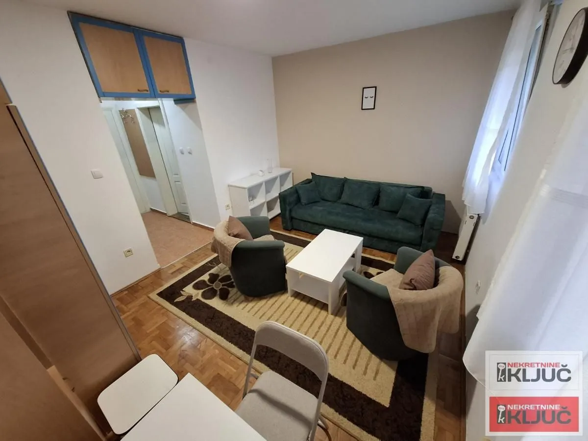 Izdavanje, garsonjera, 26m², Socijalno, Novi Sad Sve Podlokacije