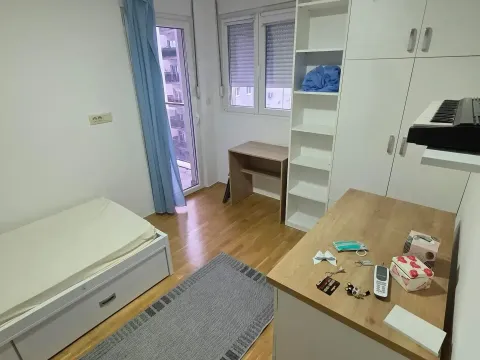 Izdavanje, dvosoban stan, 72m², Blok 9, Podgorica - image 10