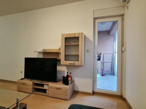 Prodaja, jednosoban stan, 47m², City Kvart, Podgorica - image 5